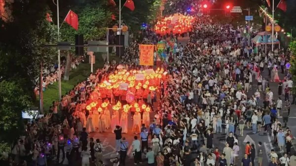 万通资本 渔火映江夜未央，河源体彩添薪非遗传承